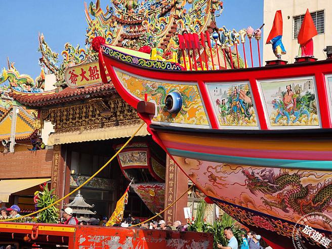 大甲镇澜宫王船与东隆宫王船相辉映