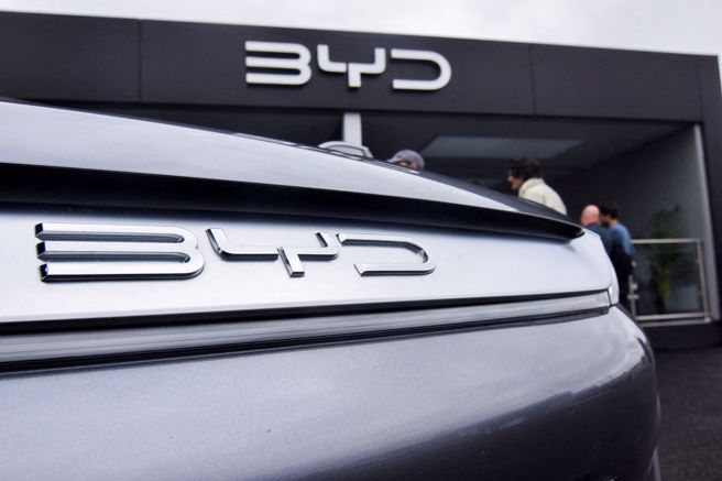 大陆电动车大厂比亚迪对于抹黑相当愤怒。（图／路透社）