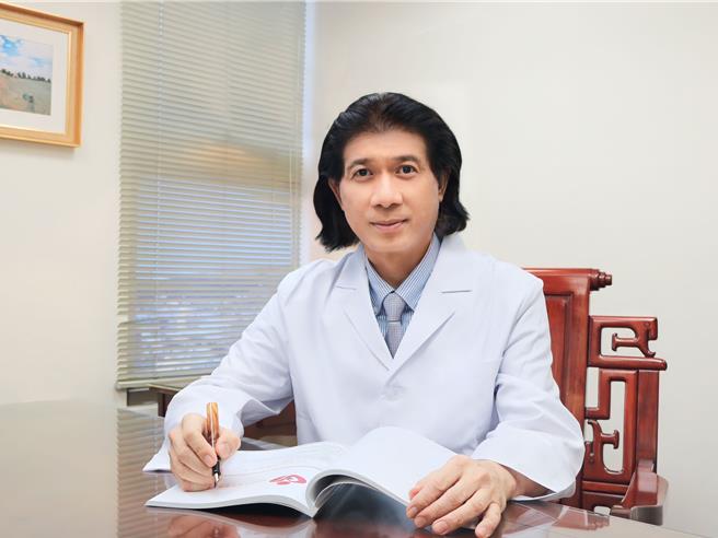 李文源院長個人照。（為恭醫院提供／李京昇苗栗傳真）