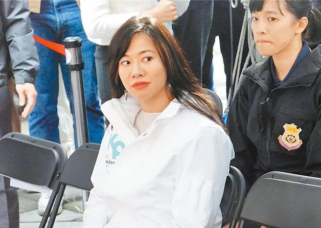 民眾党副总统参选人吴欣盈前往杜拜参加国际会议被解读为是在避风头，黄珊珊回应，这是早就排定的行程。（本报资料照片）