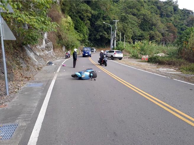 警消人员获报到场救援。（民眾提供／李京升苗栗传真）