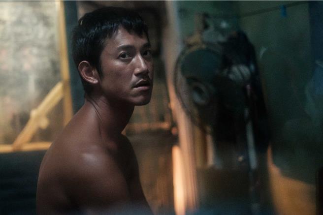 全台影迷抢用大银幕朝圣金马影帝吴慷仁神演技。（甲上娱乐提供）