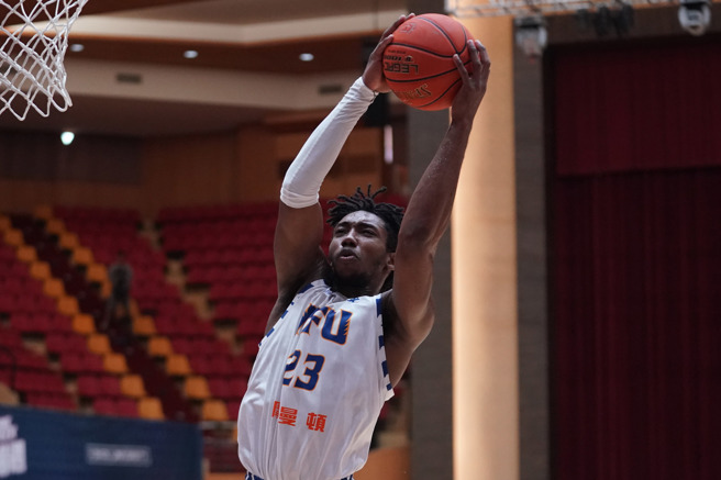 虎尾科大乔纳森贡献15分、14篮板。（大专体总提供）