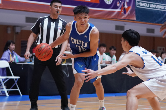 侨光科大林纬桦（中）14分。（大专体总提供）