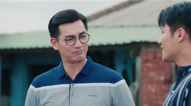 伊正劇中失蹤20年又出現相認兒女。（華視提供）