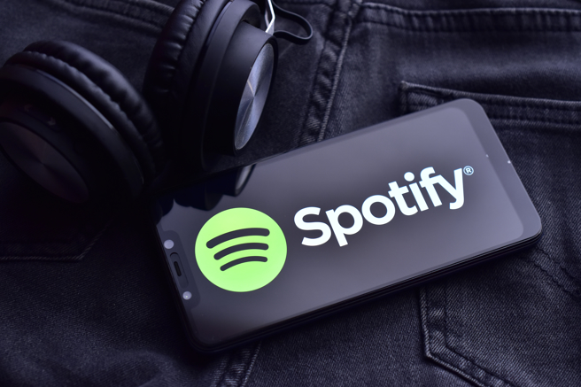 音乐串流巨头Spotify宣布裁员。（示意图／shutterstock）
