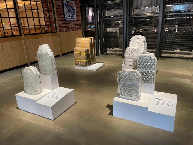 强调环保与永续观念的「Re/FUTURe」展览首度移师高雄。（古明弘摄）