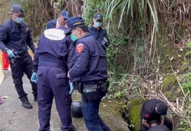 台中市江姓女硕士因不满父亲拒绝支应在美留学费用，2021年11月26日伙同张姓男友，以铁鎚重击杀害父亲，将尸体运往太平区产业道路丢弃山沟。（资料画面／王煌忠台中传真）