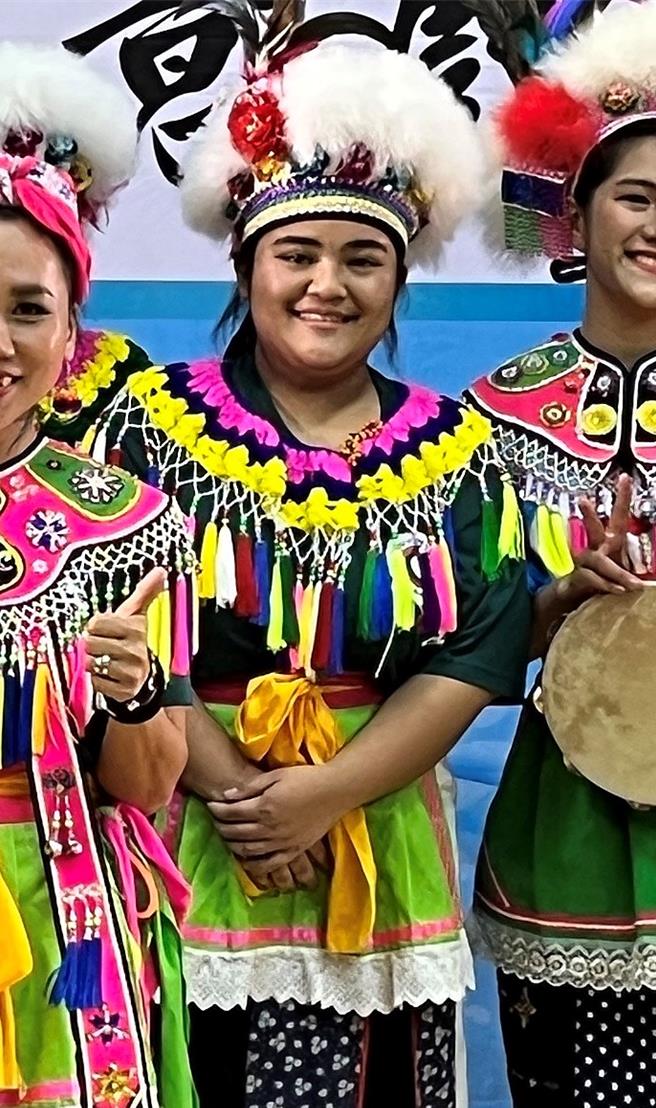 就讀關山工商原住民藝能科二年級的朱念慈，在刻苦的環境下工作、求學，歌唱成為唯一的紓壓管道，她憑藉好歌喉，於112學年度學生舞蹈暨創意戲劇比賽奪冠。（關山工商提供／蕭嘉蕙台東傳真）