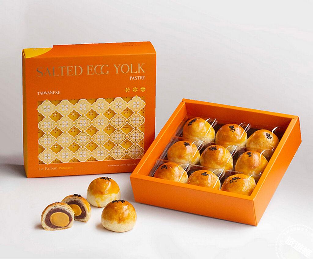 「法朋烘焙甜點坊」最具代表的年節大禮－「經典蛋黃酥禮盒」。 （法朋烘焙甜點坊提供）