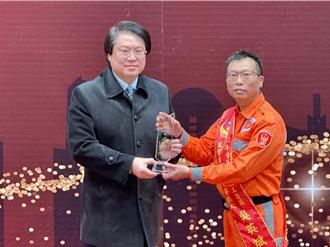 響應「國際志工日」消防志工菁英、資深義消獲贈受獎