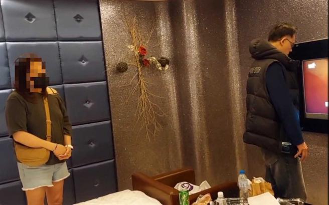 许智超遭妻子抓到与乔女在新北一家汽车旅馆共处一室，但两人声称在房内是做精油按摩。（图／读者提供）