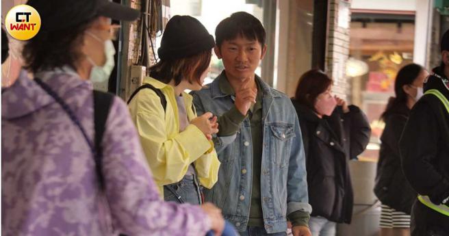 身为九把刀御用的「破亿吉祥物」蔡昌宪现身拍摄现场。（图／本刊摄影组）