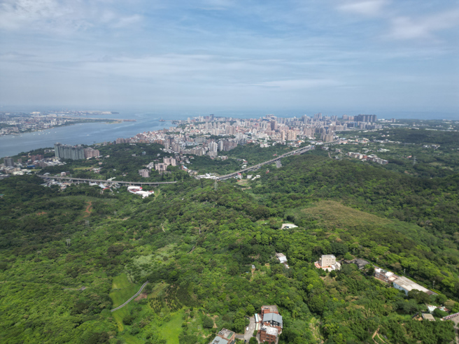 信义房屋不动产企研室专案经理曾敬德表示，今年移转栋数有机会守住30万栋。(图/信义房屋 提供)