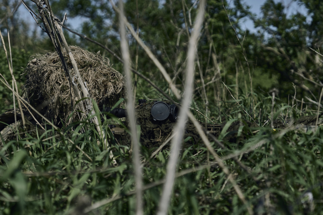 烏克蘭狙擊手打出3.8公里的世界狙殺距離。（示意圖，非當事人／美聯社）