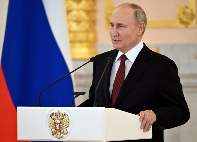 俄羅斯總統普丁4日於莫斯科大克里姆林宮接待外國新到任大使儀式發表演說。（路透）
