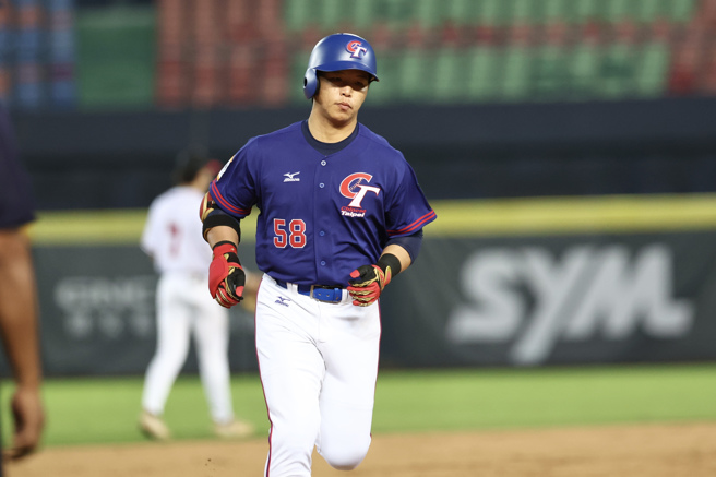 中华队廖健富敲出2分炮。（中华棒协提供）