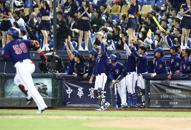 中华队廖健富敲出2分炮。（中华棒协提供）
