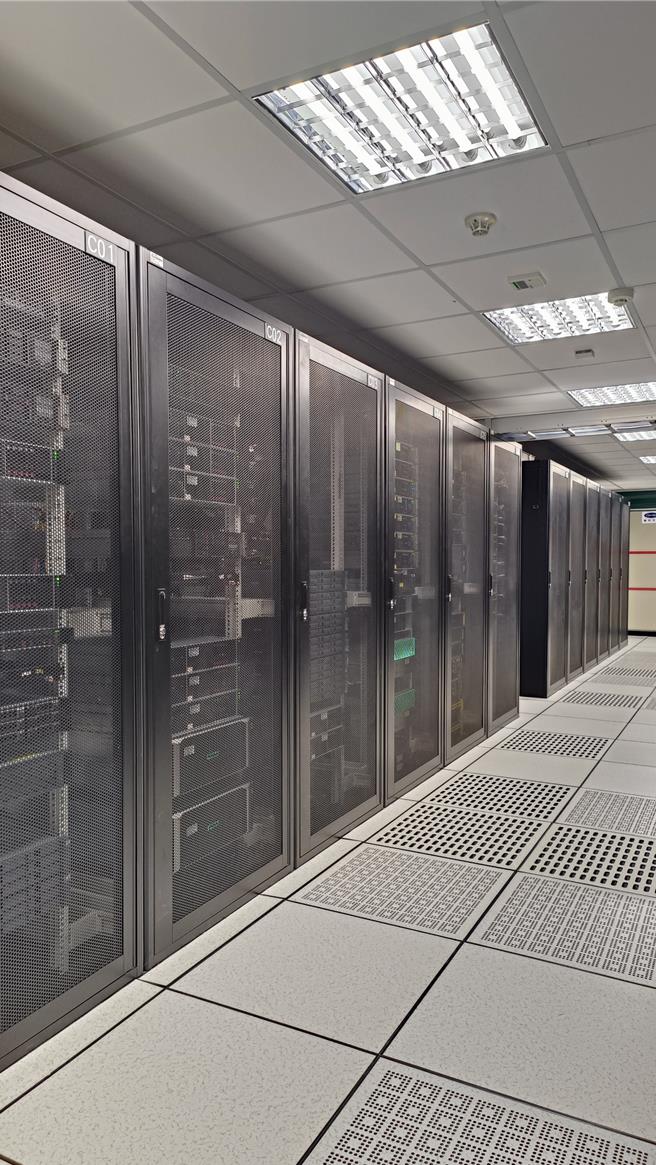 桃園市政府過去並未建置異地備援、也無雲端化，資科局明年將強化機房設施，建置異地備援，改善資料安全。（蔡依珍攝）