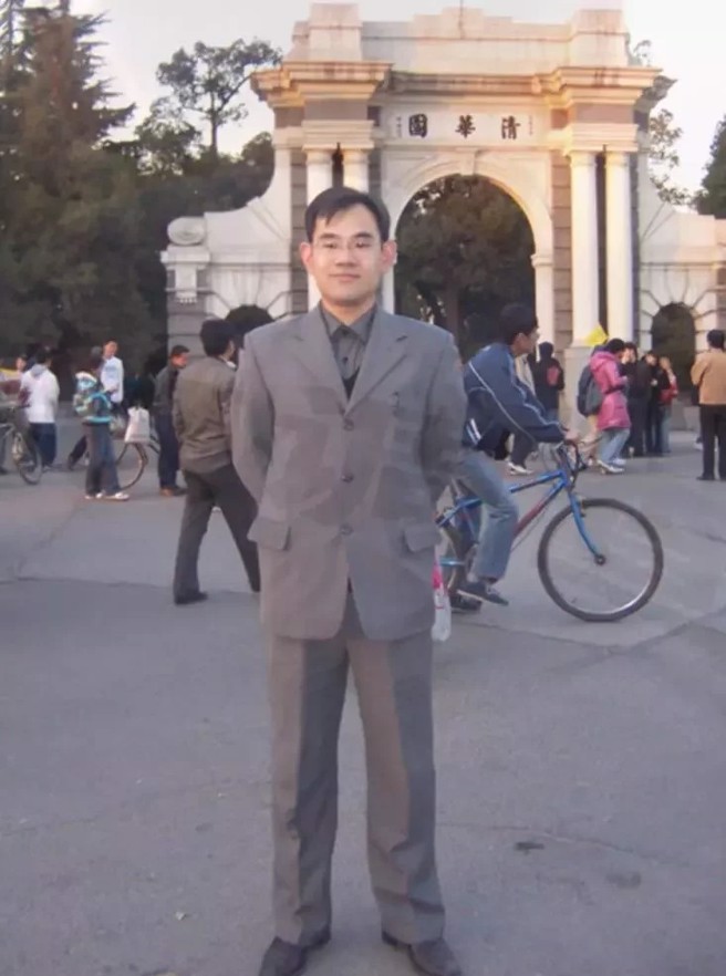 清華大學博士後張雷，放棄眾多高薪工作選擇當交警，近期在網路上火了。（取材自上游新聞）