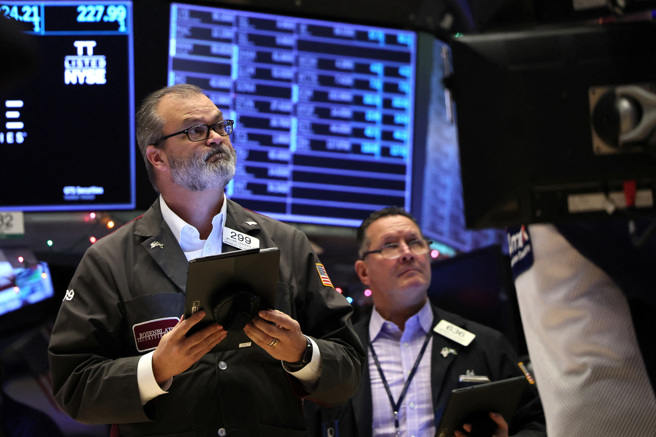 美股涨多拉回，市场静待周五将公布的非农就业数据。（图/路透社）