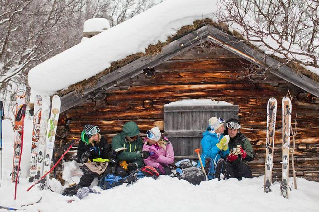 ▲在 Jämtland / Härjedalen 山區滑雪場旁的戶外「fika」一下，滑雪後喝杯咖啡休息。　圖：Anders Robertsson／來源