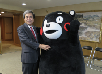 熊本熊推手 日本熊本縣知事蒲島郁夫不尋求連任