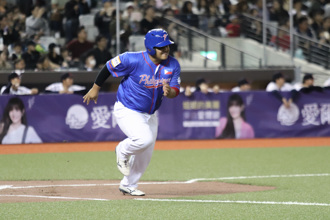 亞錦賽》忘記他太胖！ 菲律賓跑者本壘出局「這人」超自責