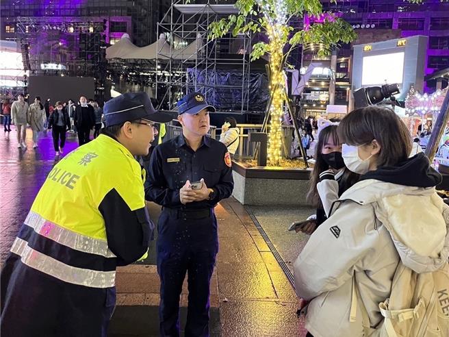 新北歡樂耶誕城警方將投入435名警力，維護安全與交通。（警方提供）