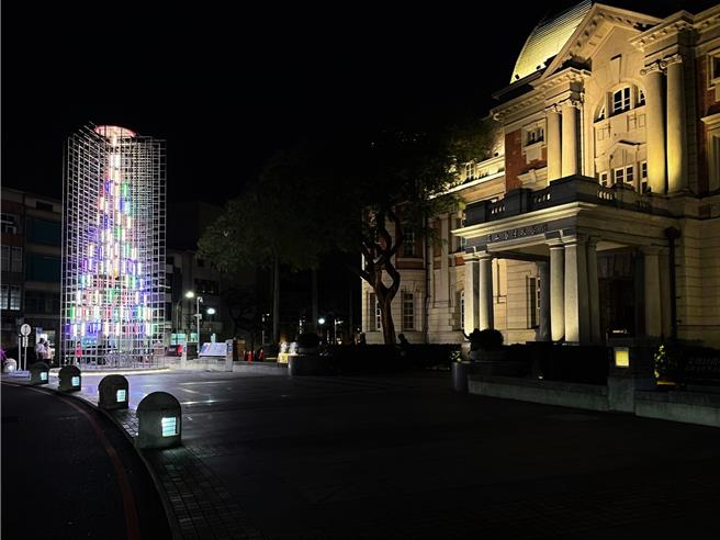 台湾文学馆「宝岛万花」8日点灯，展至明年2月25日。（台文馆提供／曹婷婷台南传真）