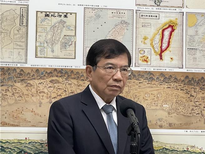 交通部长王国材6日受访表示，骑楼有城乡差距，地方政府可因地制宜，只要留下行人通行空间，就可酌予开放骑楼停车。图为资料照（蔡亚桦摄）