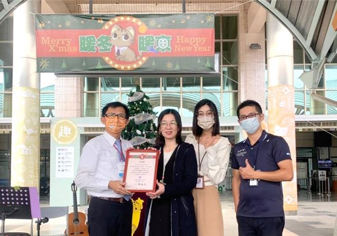 台铁台东站今天举办「点点传爱、印印相随」活动。（台东火车站提供／蔡旻妤台东传真）