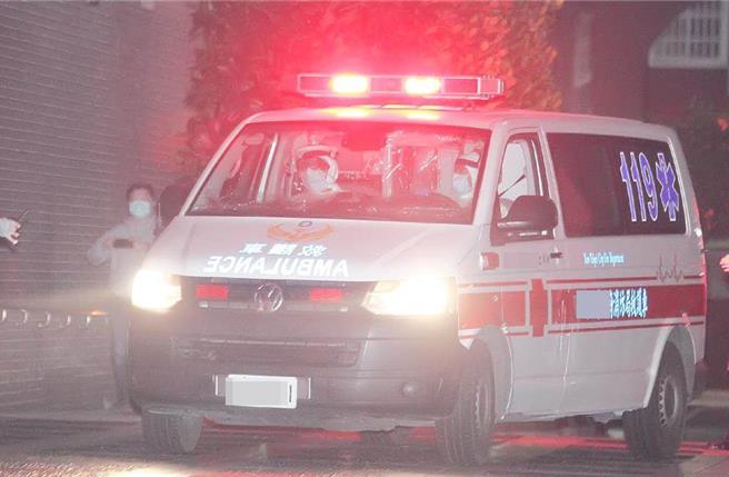 新北市土城区一间印刷工厂，5日下午传出工安意外，49岁赖姓工人操作印刷机时，右手掌遭机械卷入，造成右手4指粉碎性骨折，紧急送往土城长庚医院救治。（本报资料照片，示意图／刘玮晴新北传真）