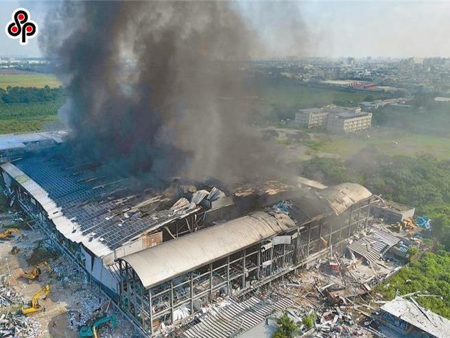 明揚大火造成多名消防員及員工死傷，近日傳出公司已遞交大量解僱計畫書至經濟部產業園區管理局，並擬資遣254人。（報系資料照）