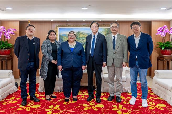 馬紹爾共和國大使卡蒂爾拜會桃園市長張善政。（秘書處提供／蔡依珍桃園傳真）