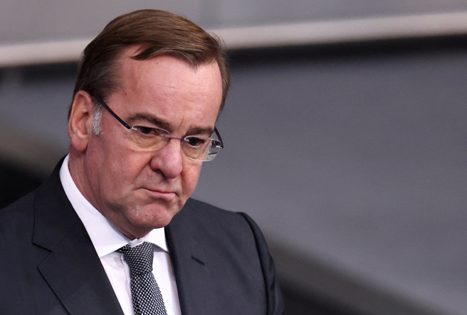 2023年11月29日，德国国防部长皮斯托利斯出席德国国会下议院联邦议院会议资料照。（路透社）