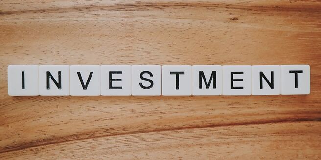 投信法人建议，可透过组合平衡型、多元资产相关基金配置，降低风险，也能同时提升报酬。图／摘自Unsplash