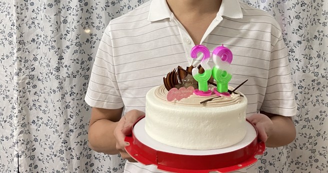 大陆女子近日看台湾的偶像剧，发现剧中生日蛋糕上插的蜡烛，千篇一律都是红白绿相间款式。（图／示意图，记者杨雅婷摄影）
