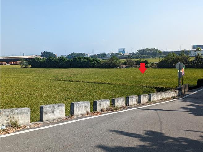 法務部行政執行署彰化分署4日公告彰化縣彰化市香山段874地號農地進行3個月的特別變賣程序，該地地勢平坦，交通便利。（彰化分署提供／孫英哲彰化傳真）