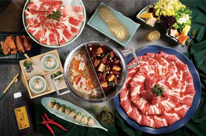 「青花骄」外带新增顶级A5和牛盛宴套餐，前200组预购赠澎湖明虾。(王品集团提供)