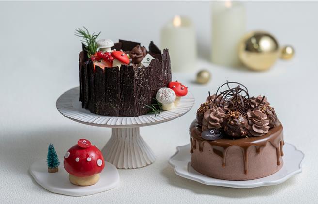 TheNine烘培推出圣诞节系列糕点，其中门面担当「蘑菇威士忌巧克力香料慕斯」(左下)售价220元。(大仓久和大饭店提供)