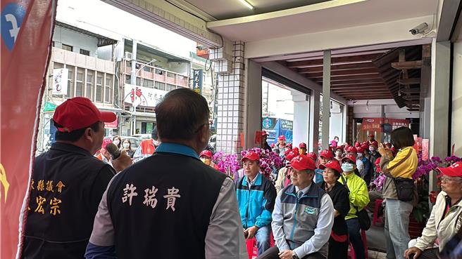 無黨籍台東區域立委參選人許瑞貴競選總部今天成立並舉辦開幕茶會。（蔡旻妤攝）