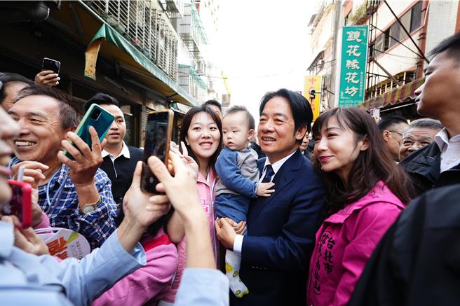 赖清德下达动员令后 今上午跑三庙 督军意味浓。民进党提供