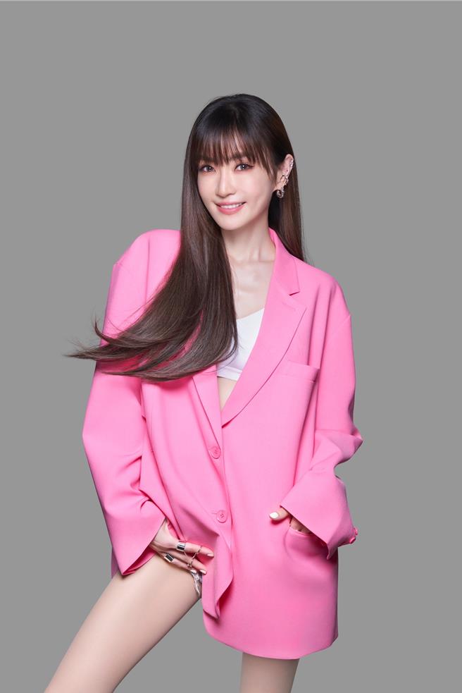 谢金燕暌违3年回归跨年舞台，更是时隔6年在高雄跨年。（高雄市政府提供）