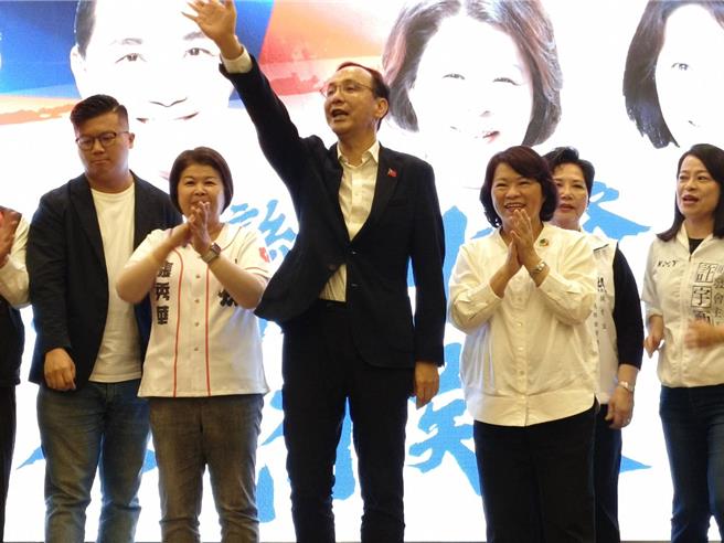 国民党主席朱立伦今天为嘉义市立委参选人张秀华辅选，黄敏惠市长也积极推荐。（廖素慧摄）