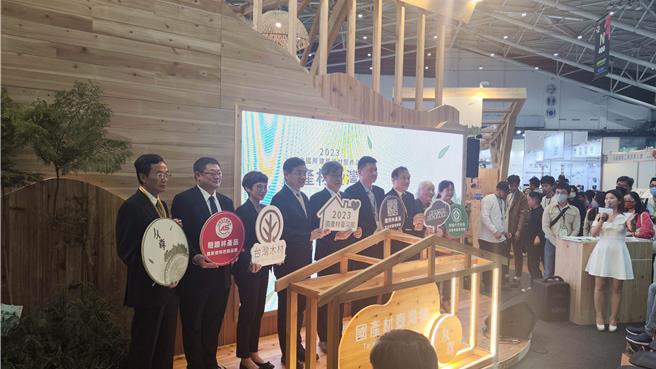 農業部代理部長陳駿季今天出席國產材台灣館「从森」活動。（林良齊攝）