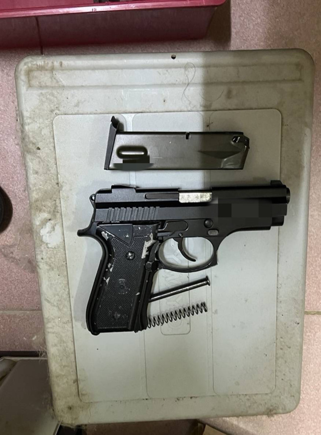 廖嫌家中起火的改造手枪。（警方提供）