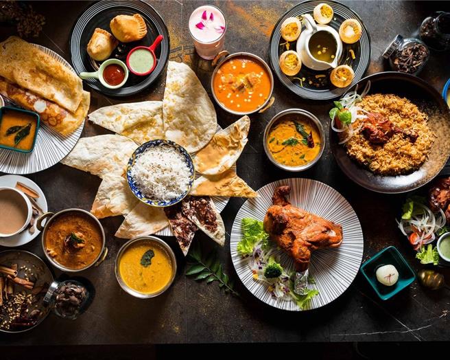 东海艺术街商圈则有「阿育印度咖哩」新店报到，由来自印度的Satya经营，提供近10种不同风味的印度咖哩。（取自粉丝专页「阿育印度咖哩」／潘虹恩台中传真）