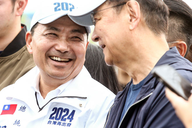 國民黨正副總統候選人侯友宜（左）、趙少康（右）。（資料照，鄧博仁攝）