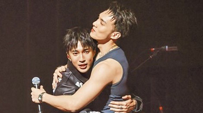 娄峻硕(左)、黄伟晋(右)两人感情非常好。（罗永铭摄）